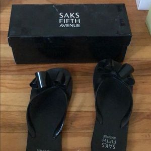 Saks fifth Avenue black bow tie flip flops